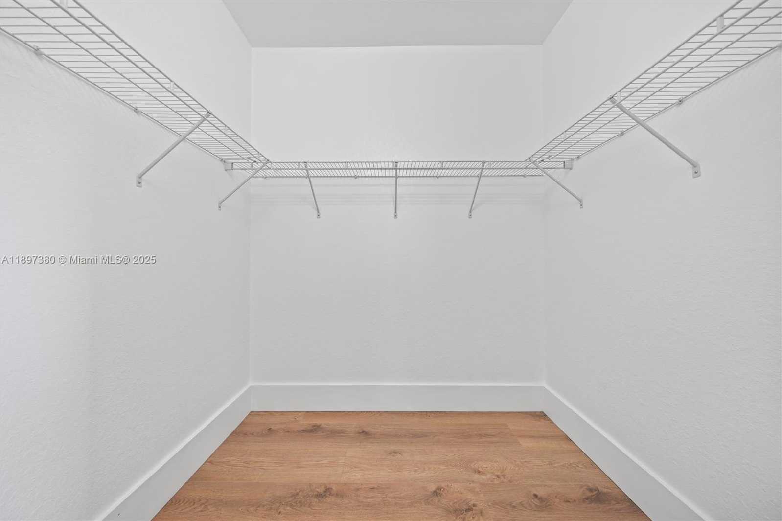 Small Image of 10800 WEST 35TH WAY, Hialeah Number 18