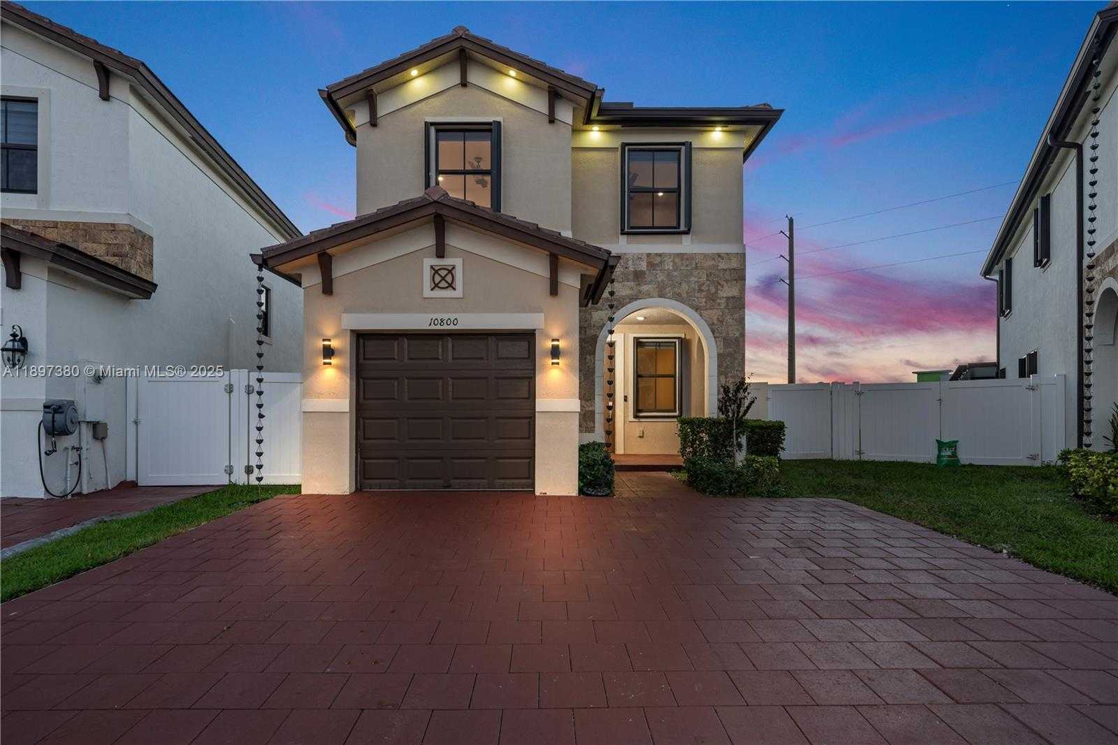 Small Image of 10800 WEST 35TH WAY, Hialeah Number 2