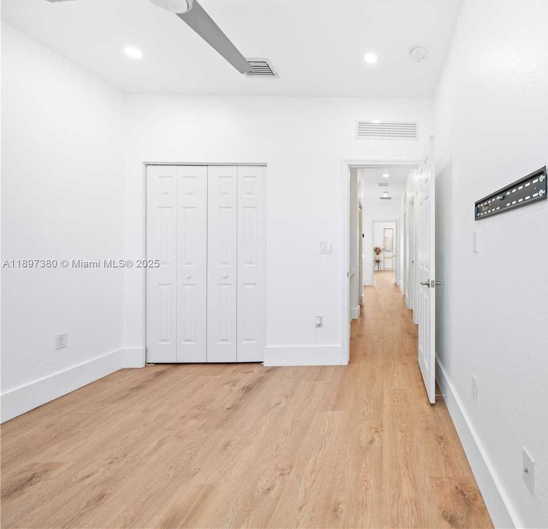Small Image of 10800 WEST 35TH WAY, Hialeah Number 21