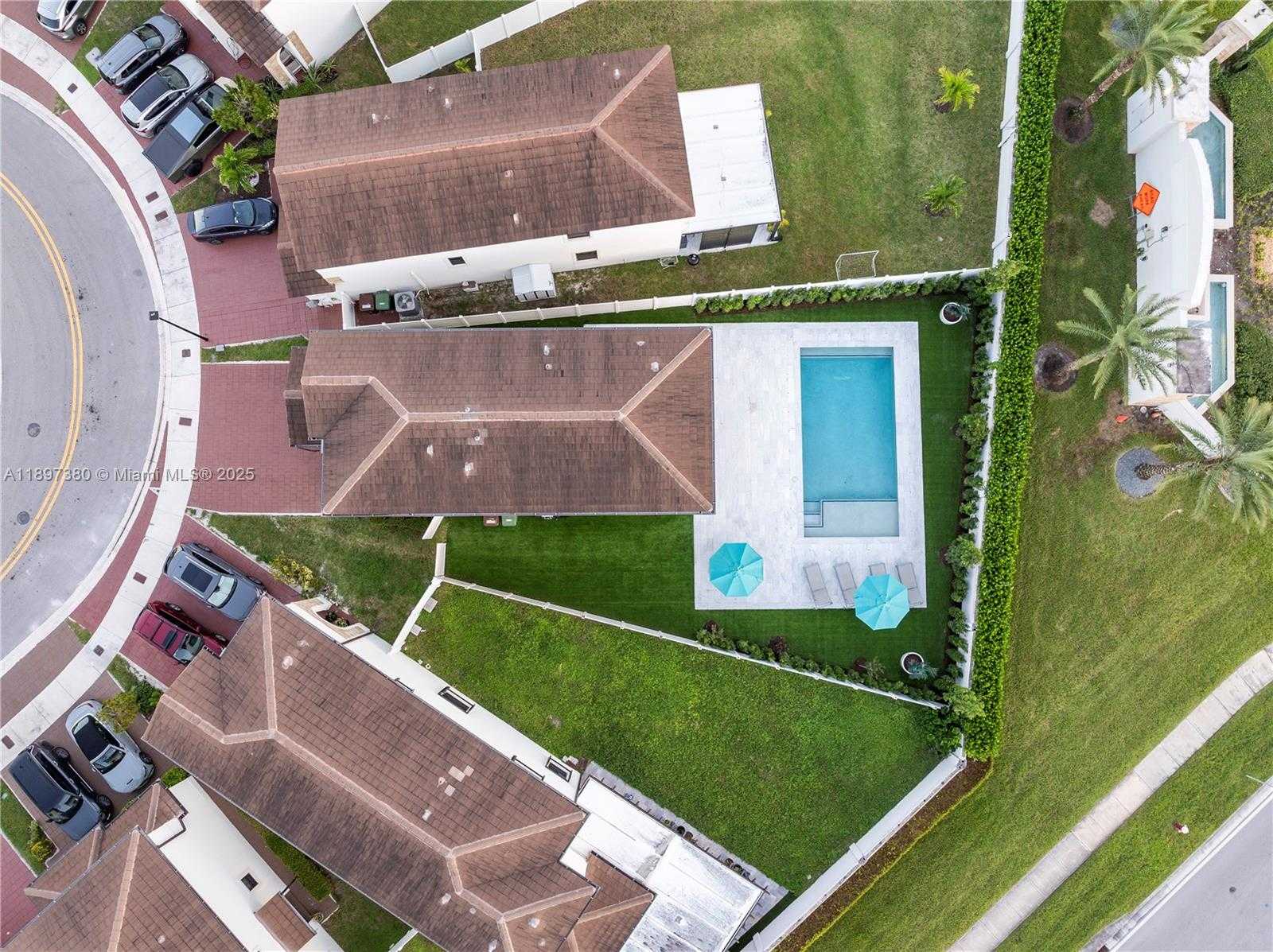 Small Image of 10800 WEST 35TH WAY, Hialeah Number 31