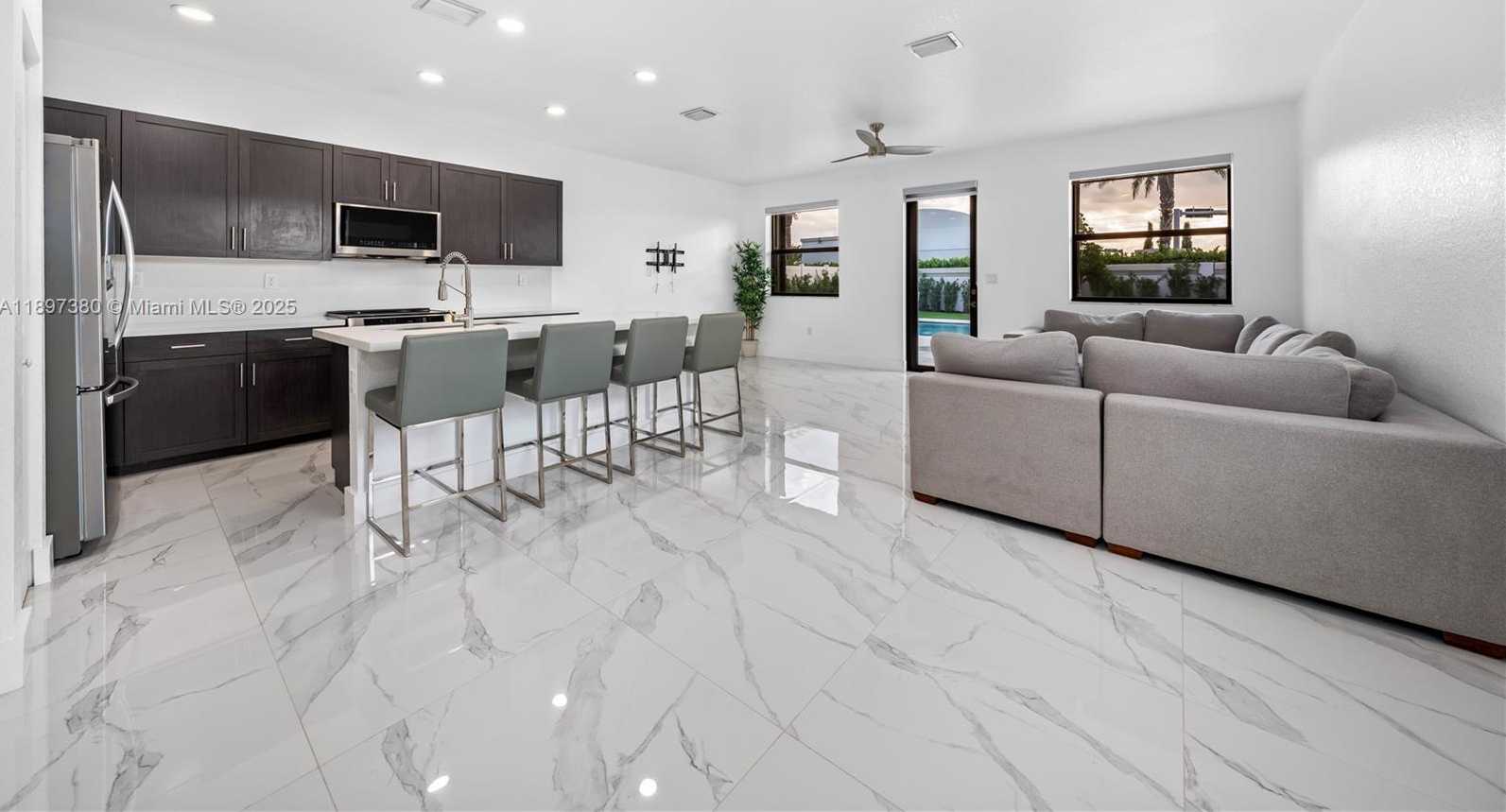 Small Image of 10800 WEST 35TH WAY, Hialeah Number 5