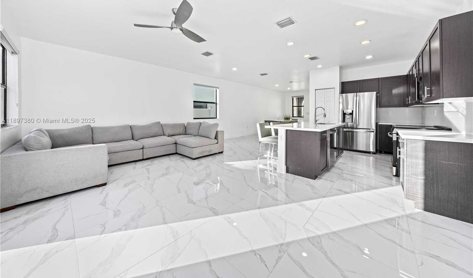 Small Image of 10800 WEST 35TH WAY, Hialeah Number 7