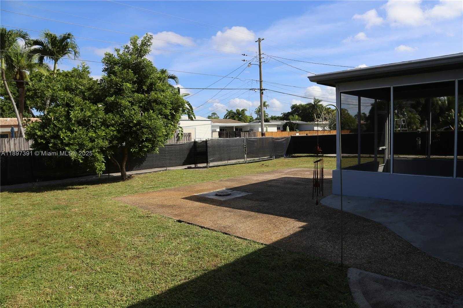 Small Image of 4233 WASHINGTON ST, Hollywood Number 18