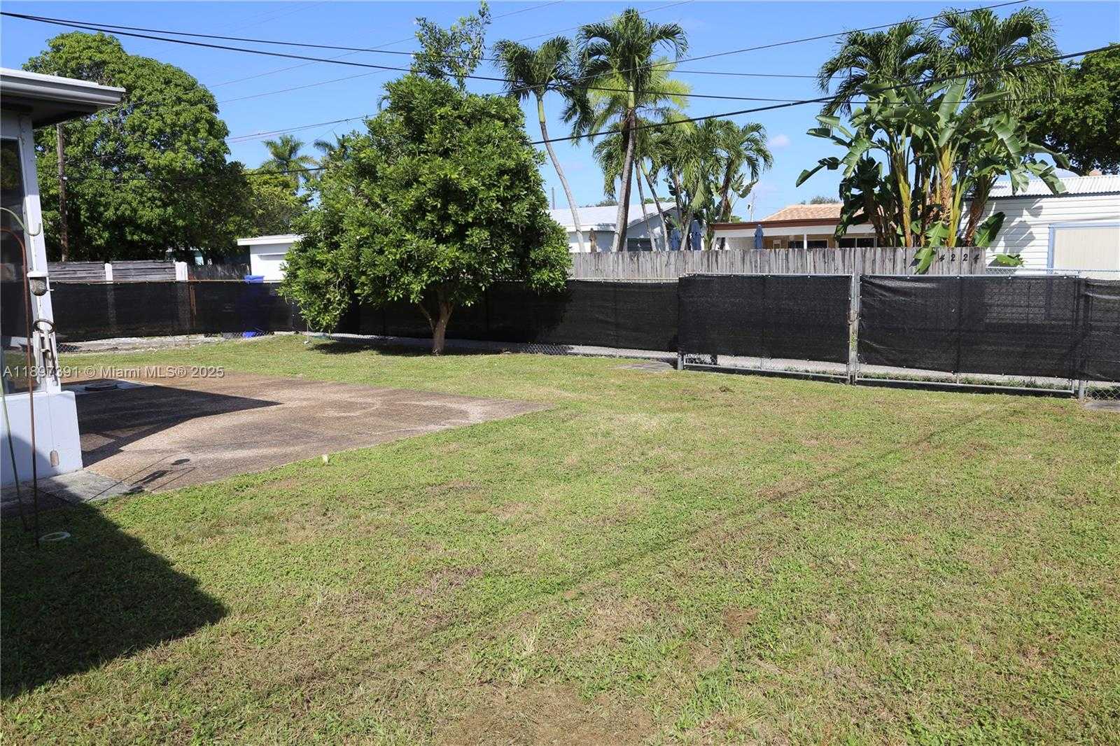 Small Image of 4233 WASHINGTON ST, Hollywood Number 21