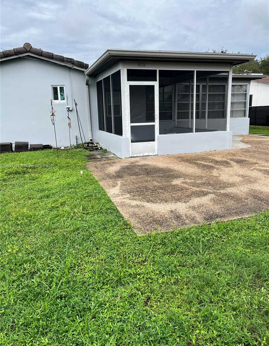 Small Image of 4233 WASHINGTON ST, Hollywood Number 22