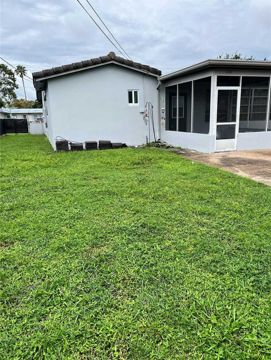 Small Image of 4233 WASHINGTON ST, Hollywood Number 23