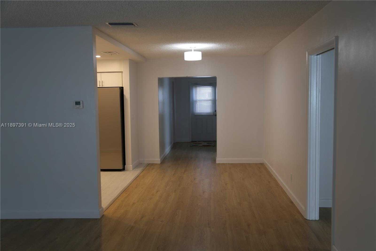 Small Image of 4233 WASHINGTON ST, Hollywood Number 7