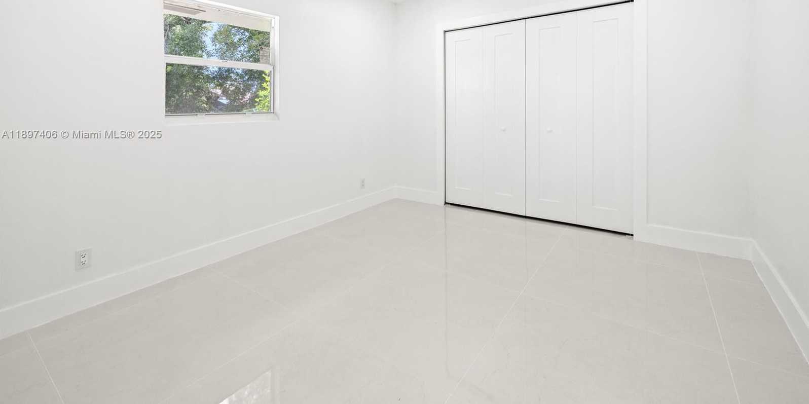 Small Image of 5000 BAYBERRY LN, Tamarac Number 23