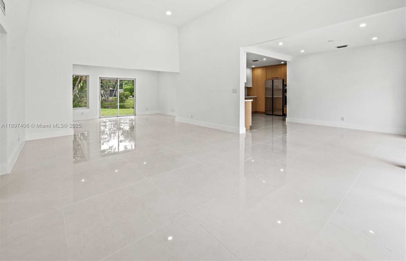 Small Image of 5000 BAYBERRY LN, Tamarac Number 3