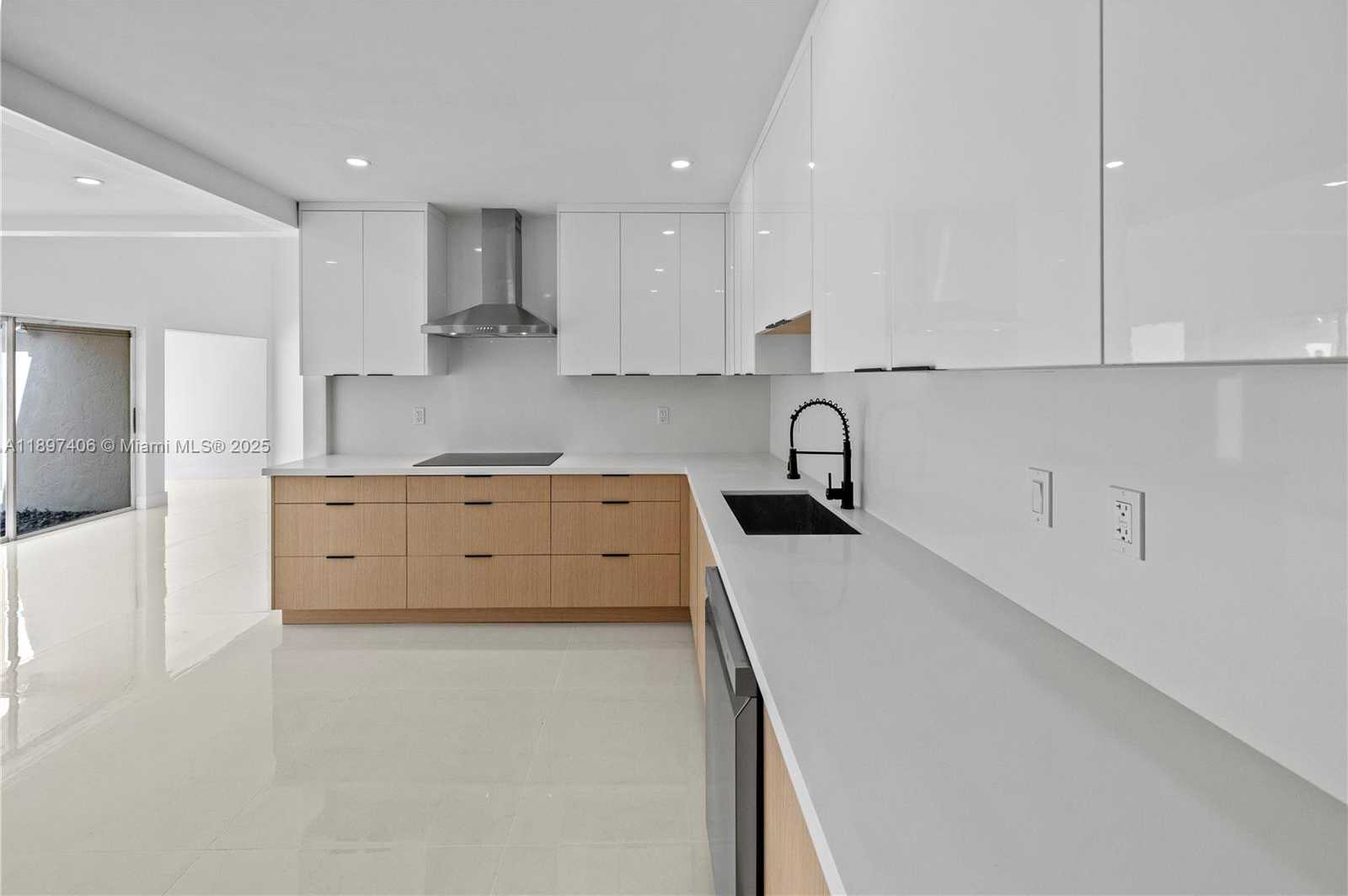 Small Image of 5000 BAYBERRY LN, Tamarac Number 9