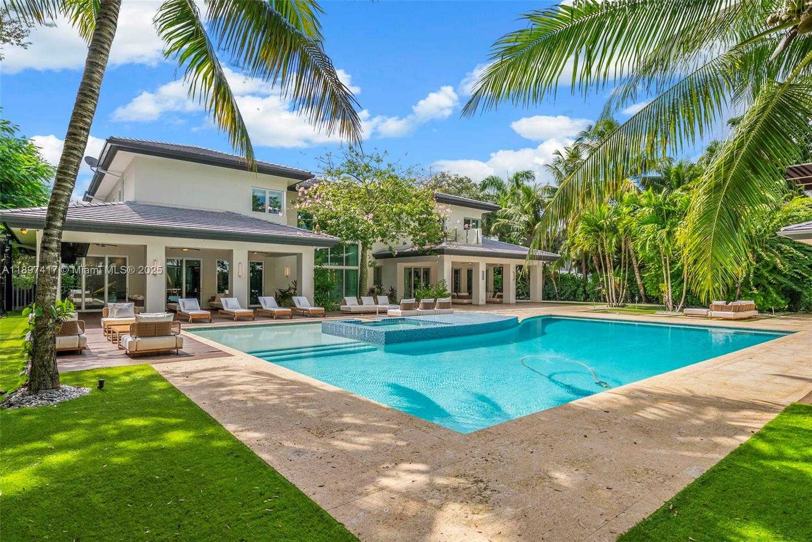 Small Image of 6831 SOUTH WEST 106TH ST, Pinecrest Number 2