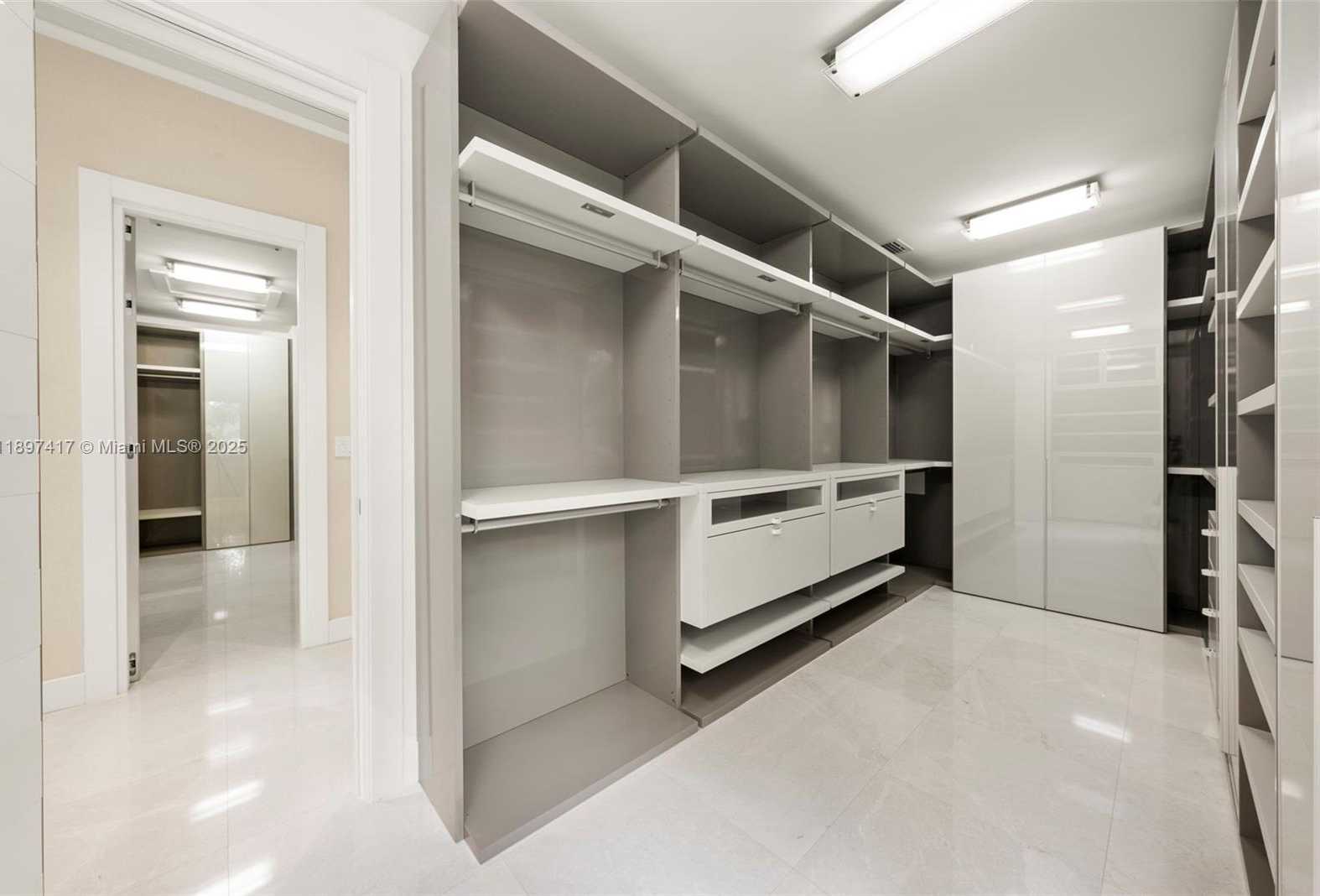 Small Image of 6831 SOUTH WEST 106TH ST, Pinecrest Number 24