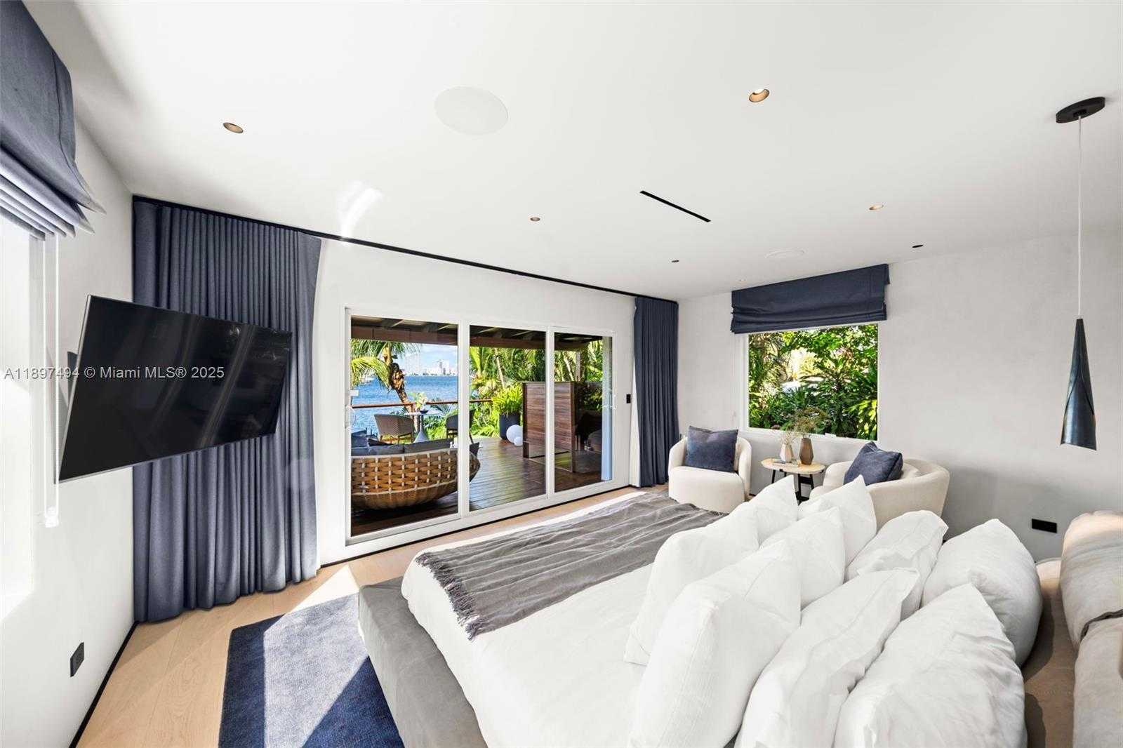 Small Image of 244 WEST SAN MARINO DR, Miami Beach Number 11