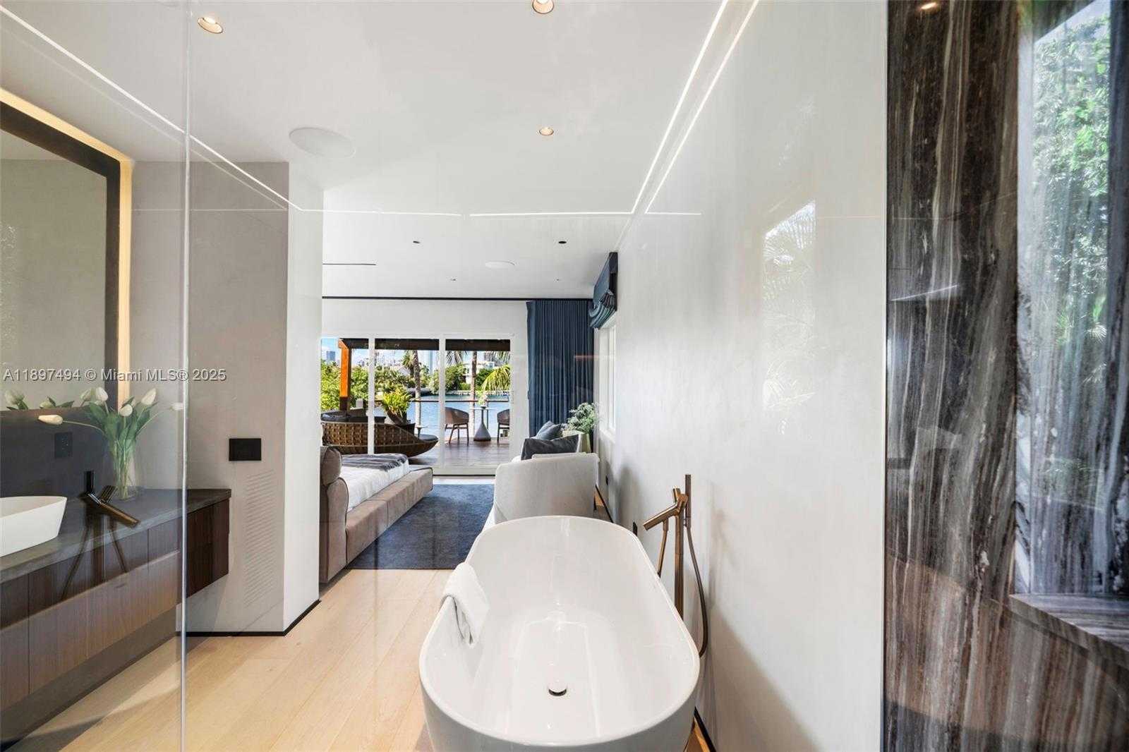 Small Image of 244 WEST SAN MARINO DR, Miami Beach Number 18