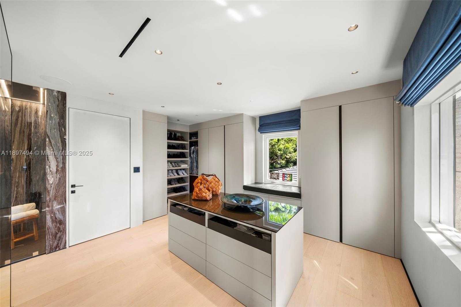 Small Image of 244 WEST SAN MARINO DR, Miami Beach Number 20