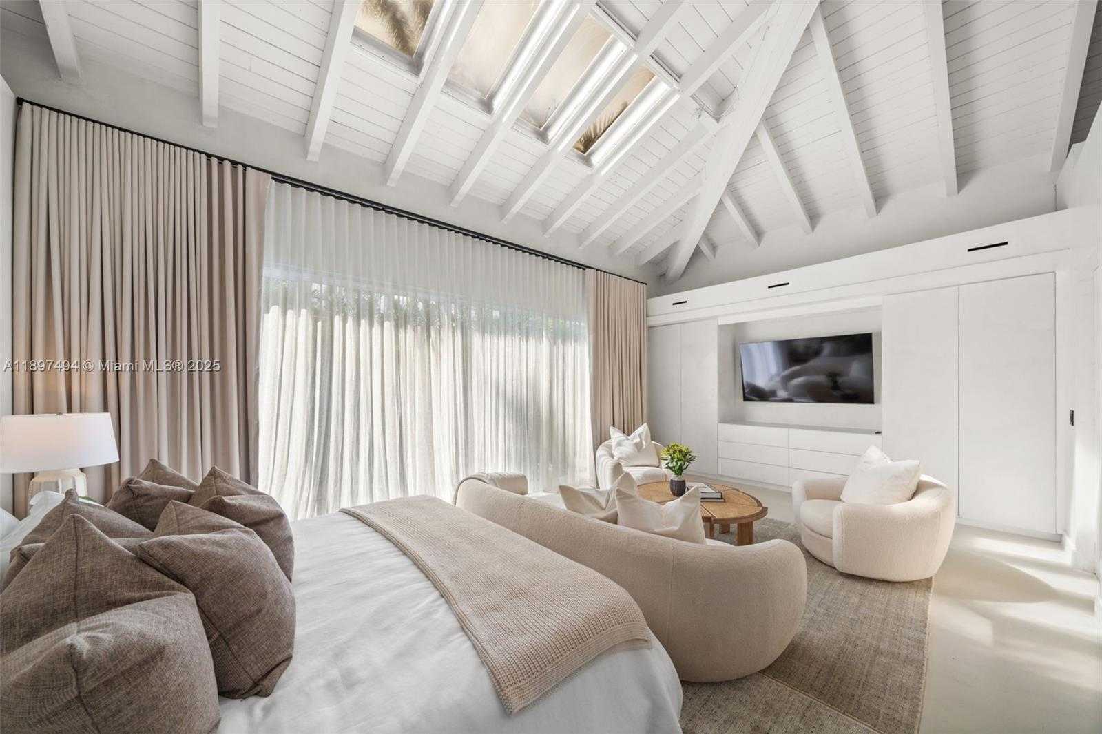 Small Image of 244 WEST SAN MARINO DR, Miami Beach Number 24