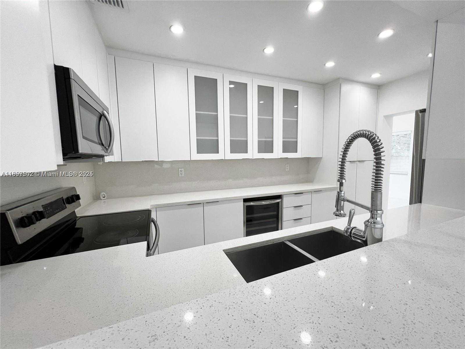 Small Image of 5401 WEST BROWARD BLVD, Plantation Number 13