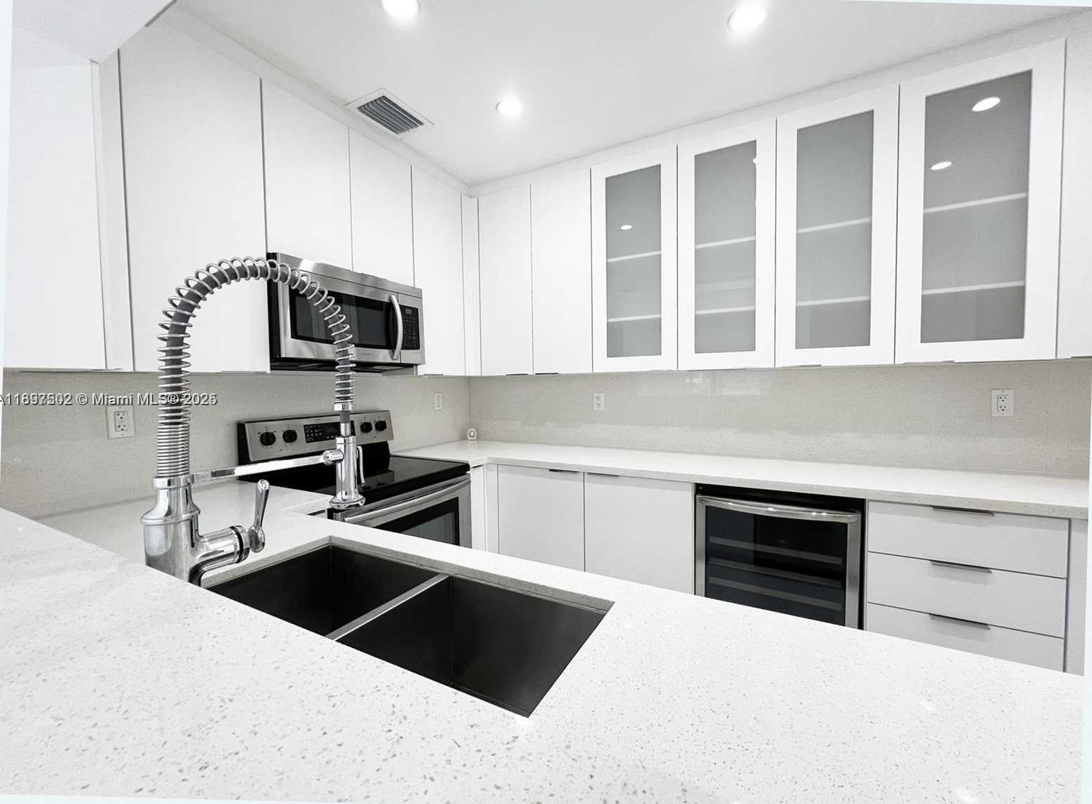 Small Image of 5401 WEST BROWARD BLVD, Plantation Number 14