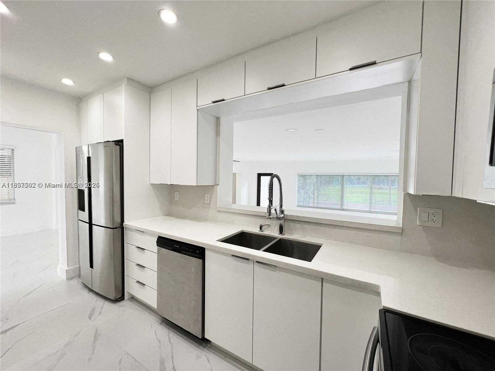 Small Image of 5401 WEST BROWARD BLVD, Plantation Number 16