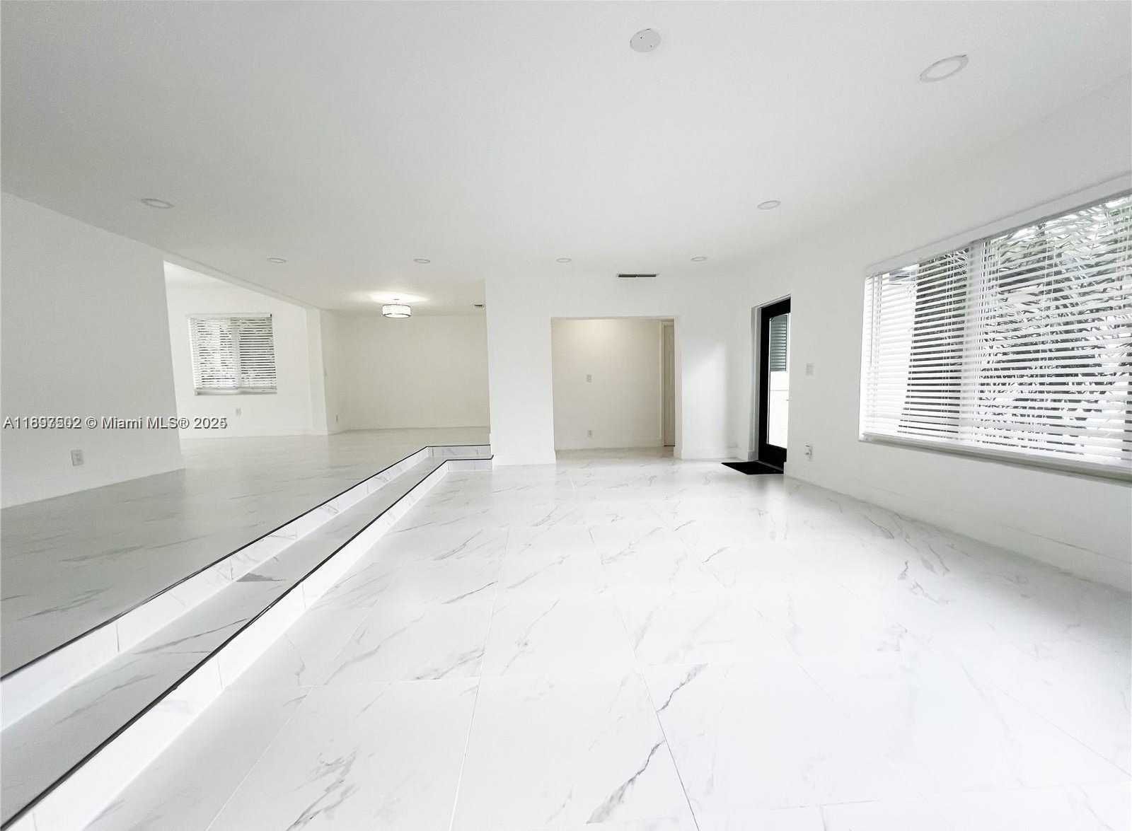 Small Image of 5401 WEST BROWARD BLVD, Plantation Number 17
