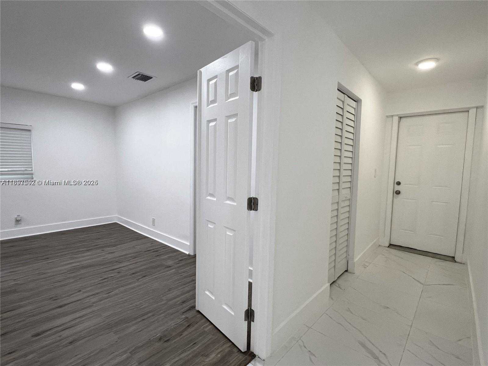 Small Image of 5401 WEST BROWARD BLVD, Plantation Number 19