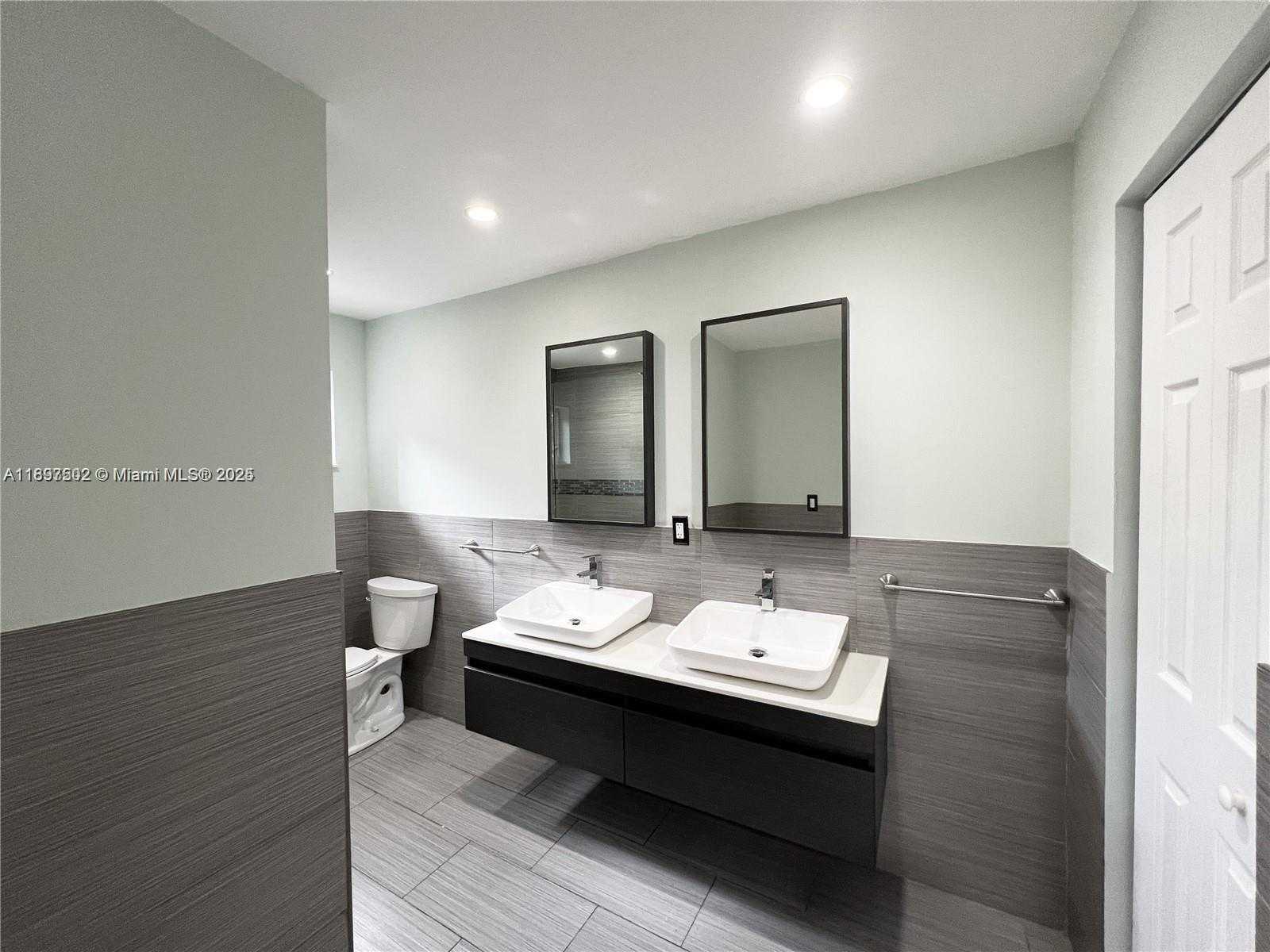 Small Image of 5401 WEST BROWARD BLVD, Plantation Number 23