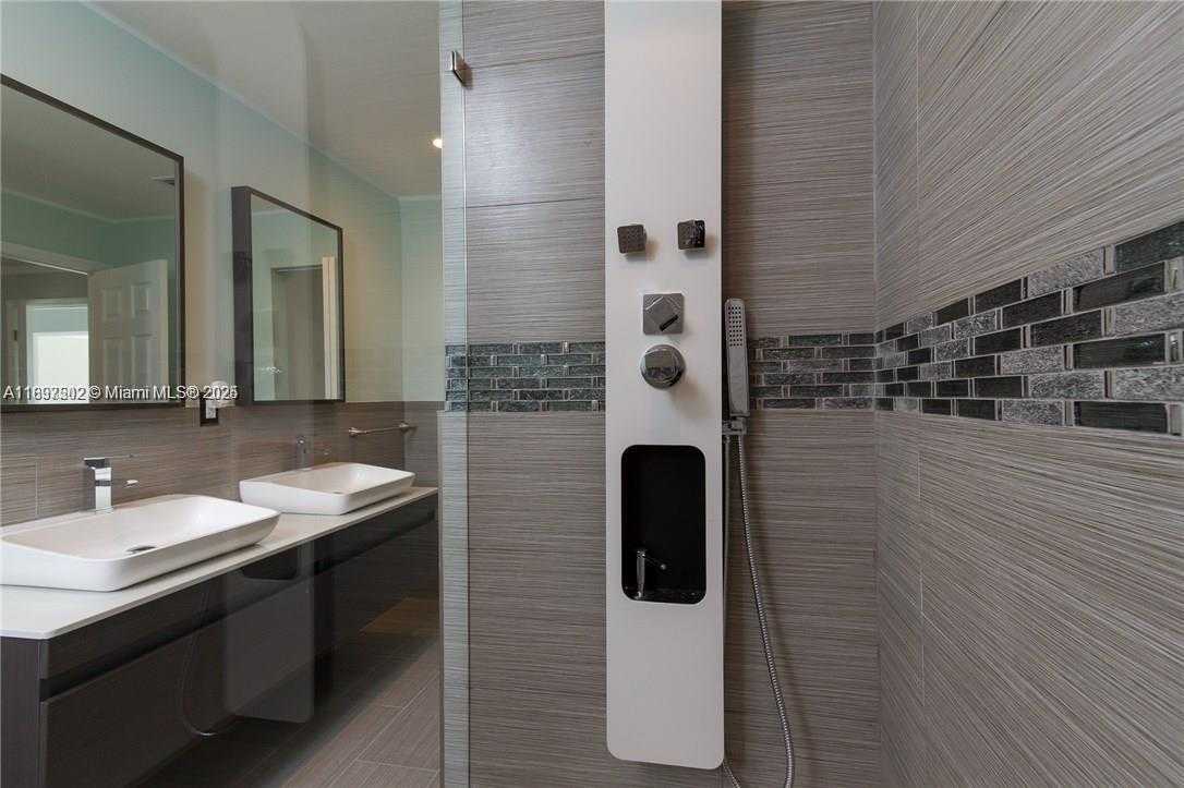 Small Image of 5401 WEST BROWARD BLVD, Plantation Number 26