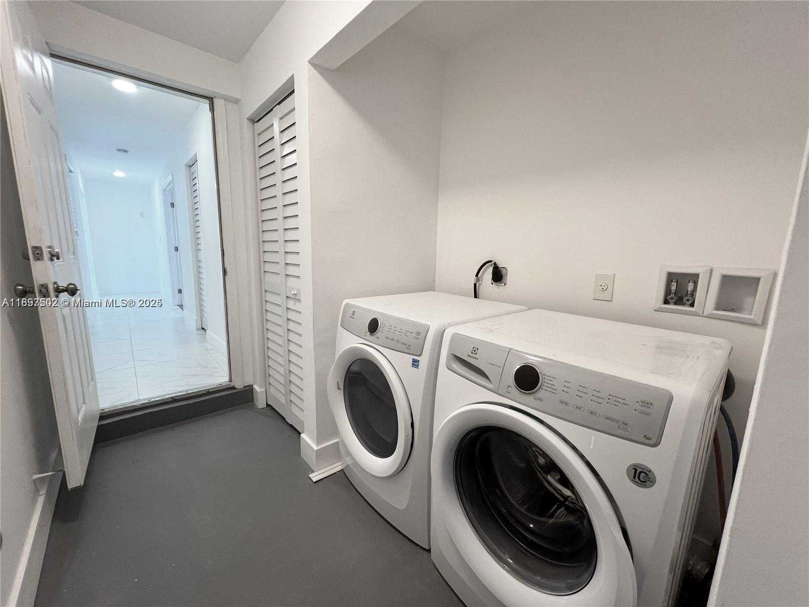 Small Image of 5401 WEST BROWARD BLVD, Plantation Number 39