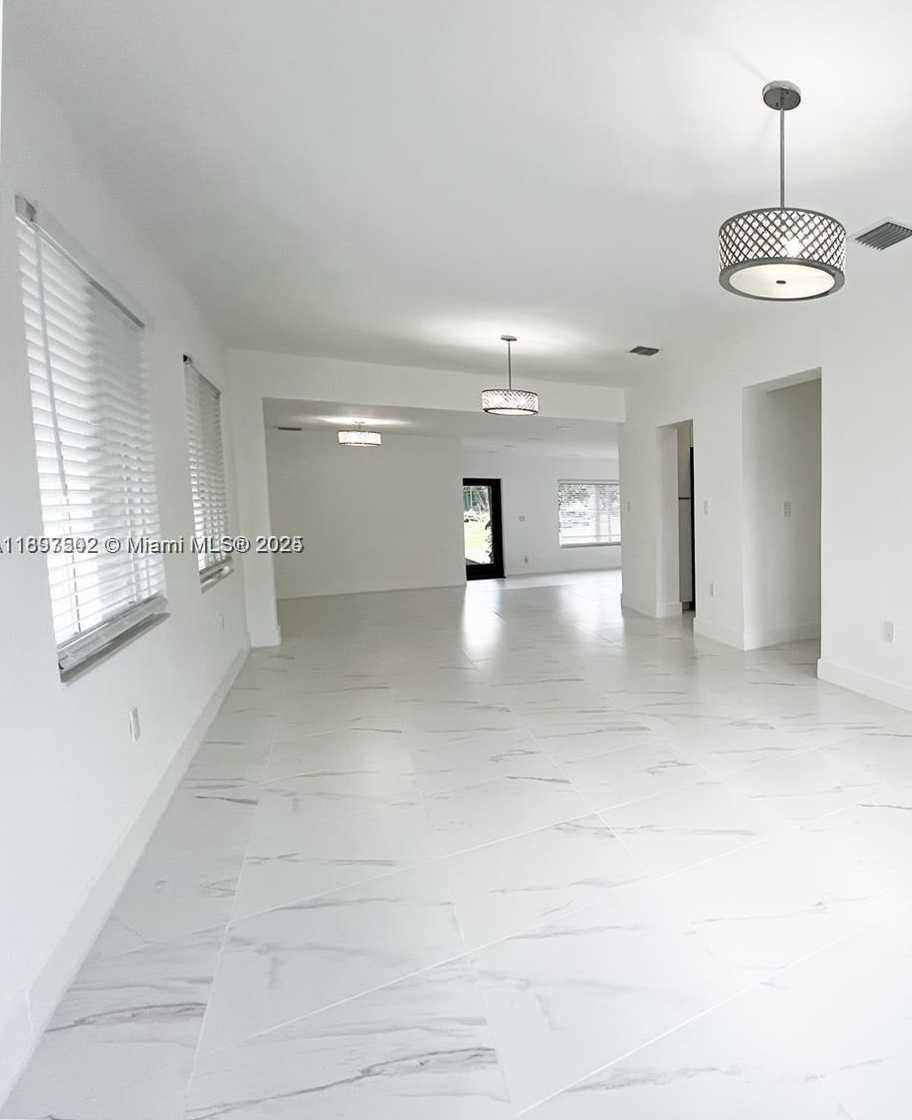 Small Image of 5401 WEST BROWARD BLVD, Plantation Number 9