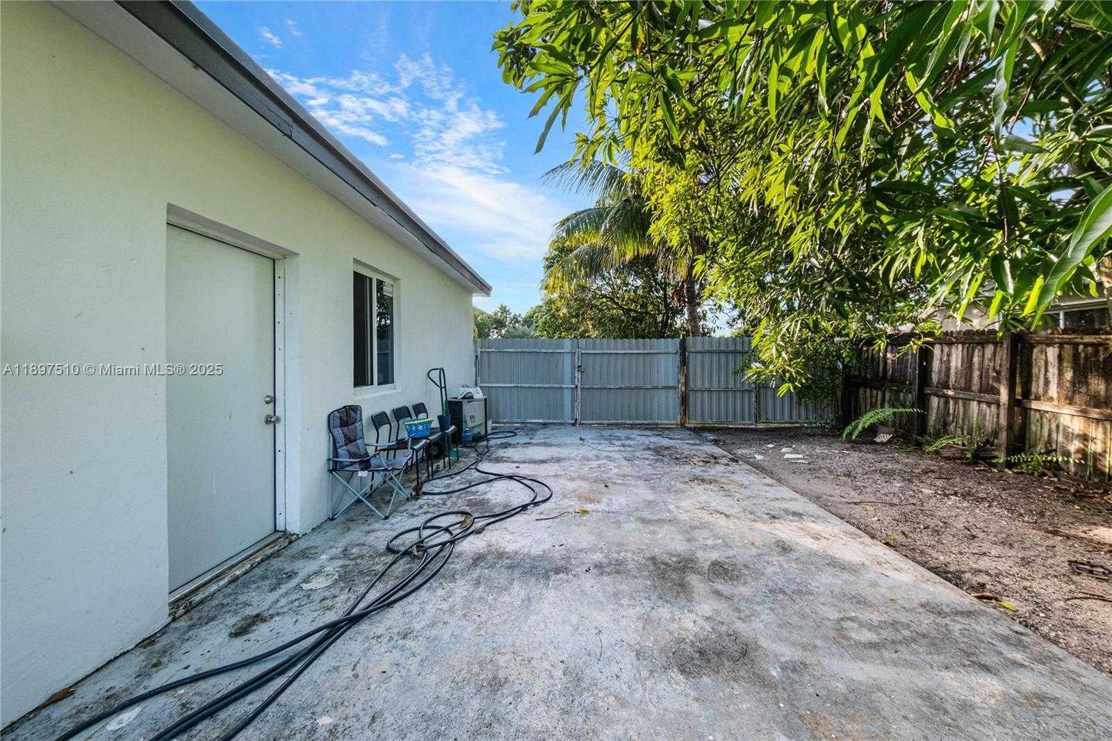 Small Image of 2441 ALCAZAR DR, Miramar Number 29