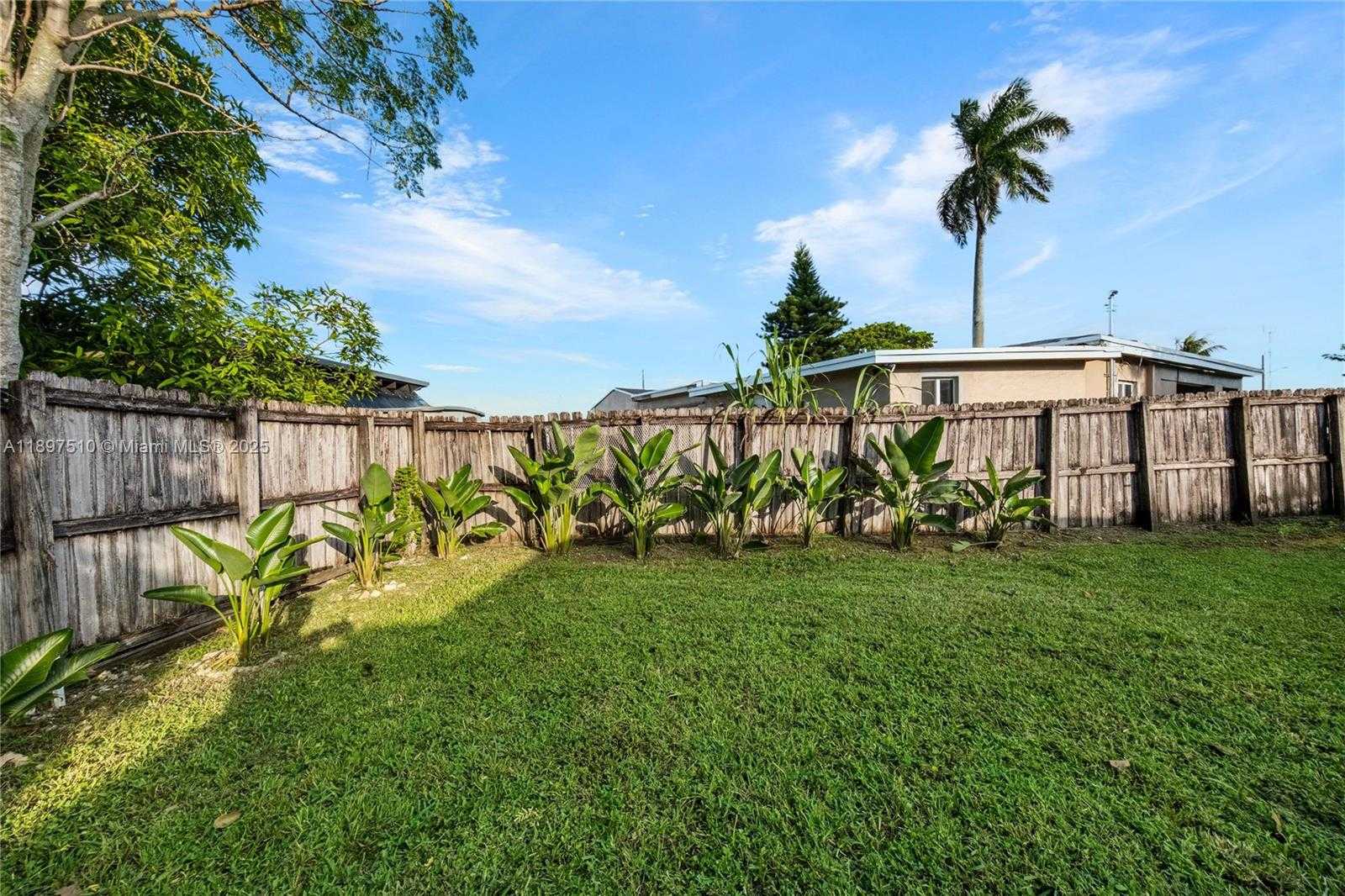 Small Image of 2441 ALCAZAR DR, Miramar Number 30