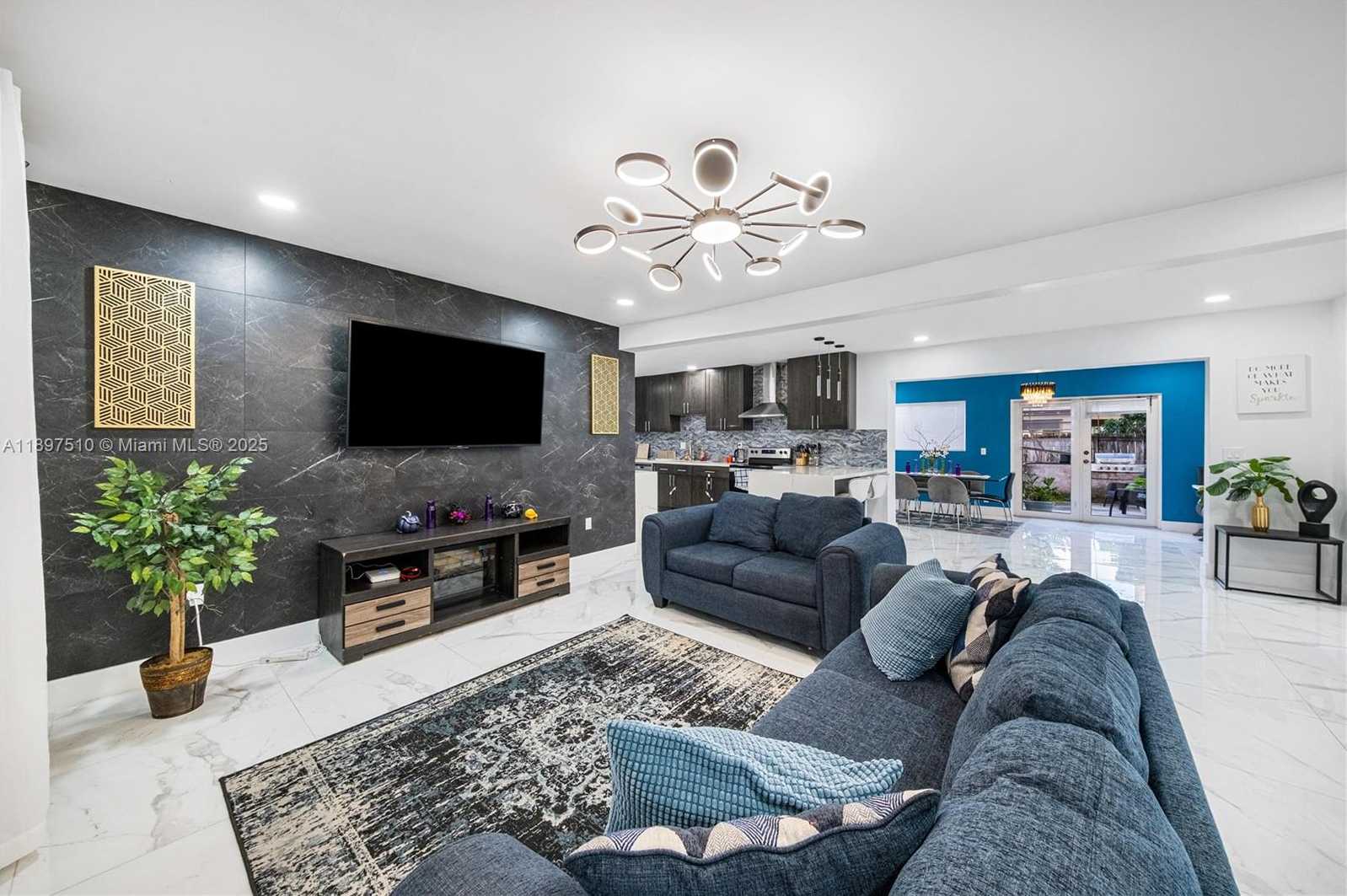 Small Image of 2441 ALCAZAR DR, Miramar Number 4