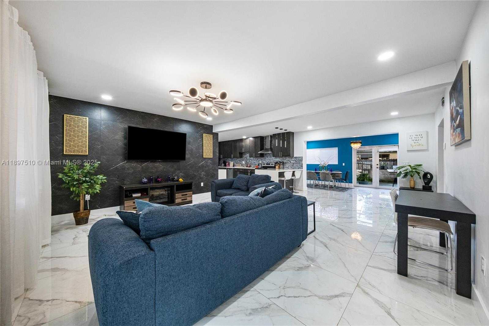 Small Image of 2441 ALCAZAR DR, Miramar Number 5