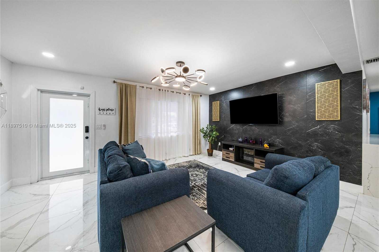 Small Image of 2441 ALCAZAR DR, Miramar Number 6