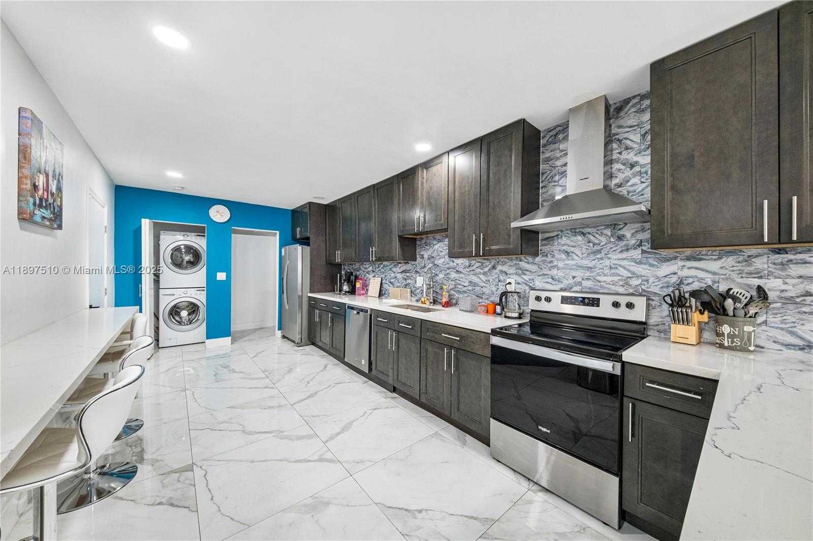 Small Image of 2441 ALCAZAR DR, Miramar Number 8