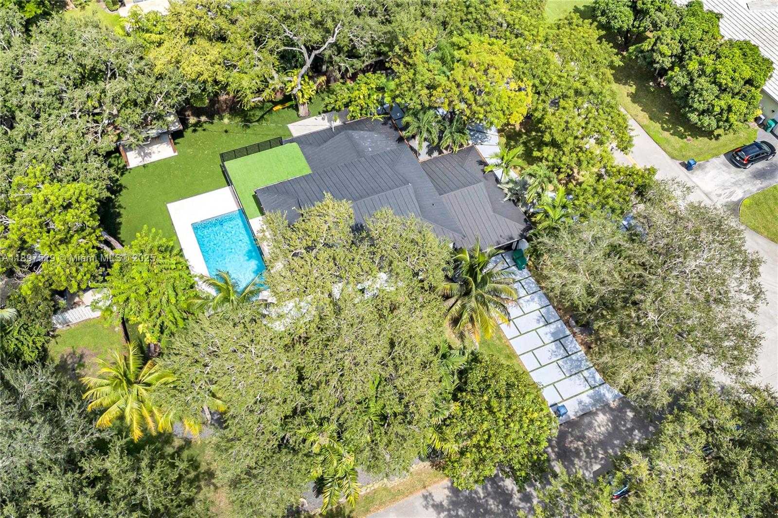 Small Image of 11340 SOUTH WEST 74TH CT, Pinecrest Number 11