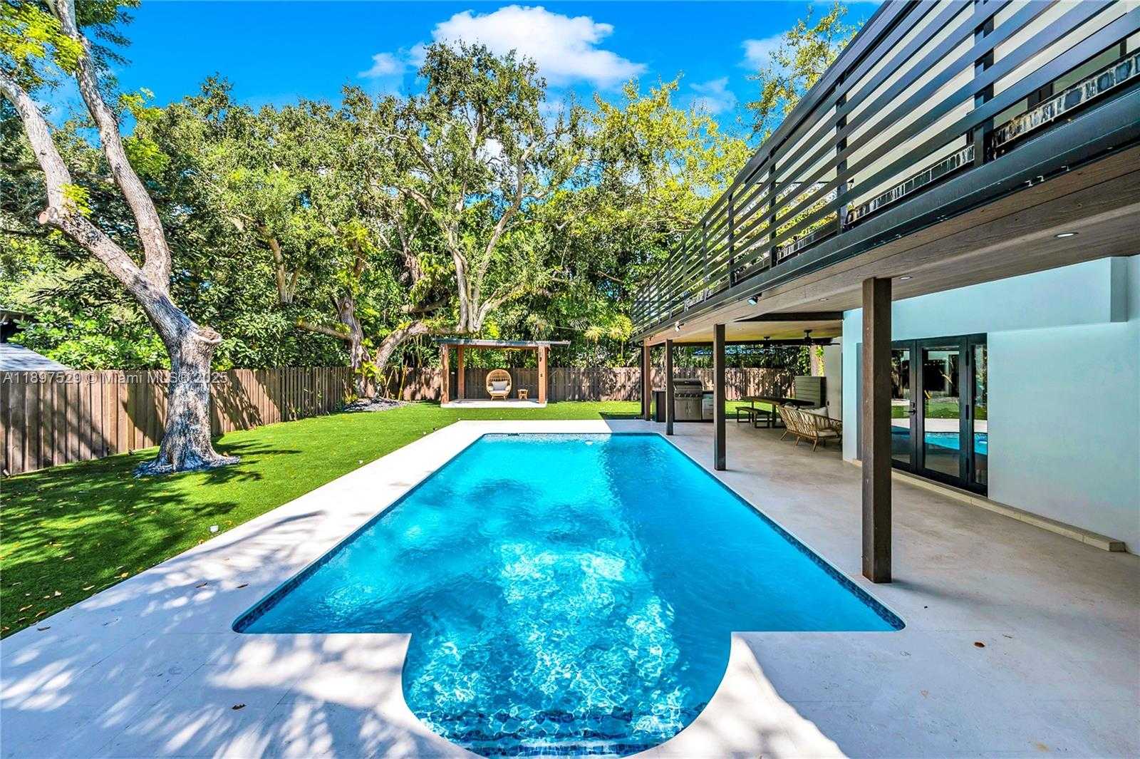 Small Image of 11340 SOUTH WEST 74TH CT, Pinecrest Number 12