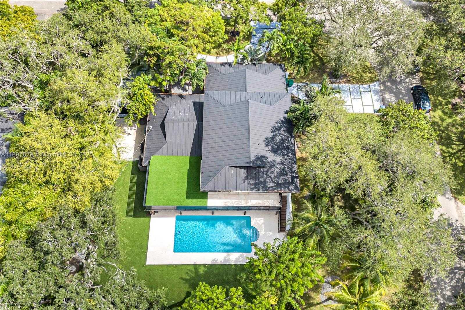 Small Image of 11340 SOUTH WEST 74TH CT, Pinecrest Number 13