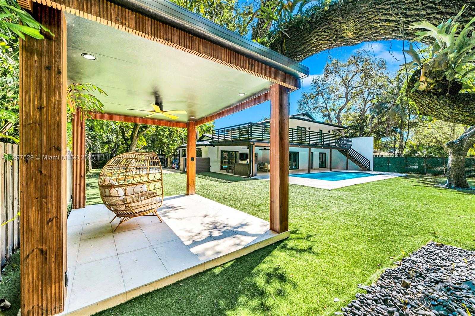 Small Image of 11340 SOUTH WEST 74TH CT, Pinecrest Number 17
