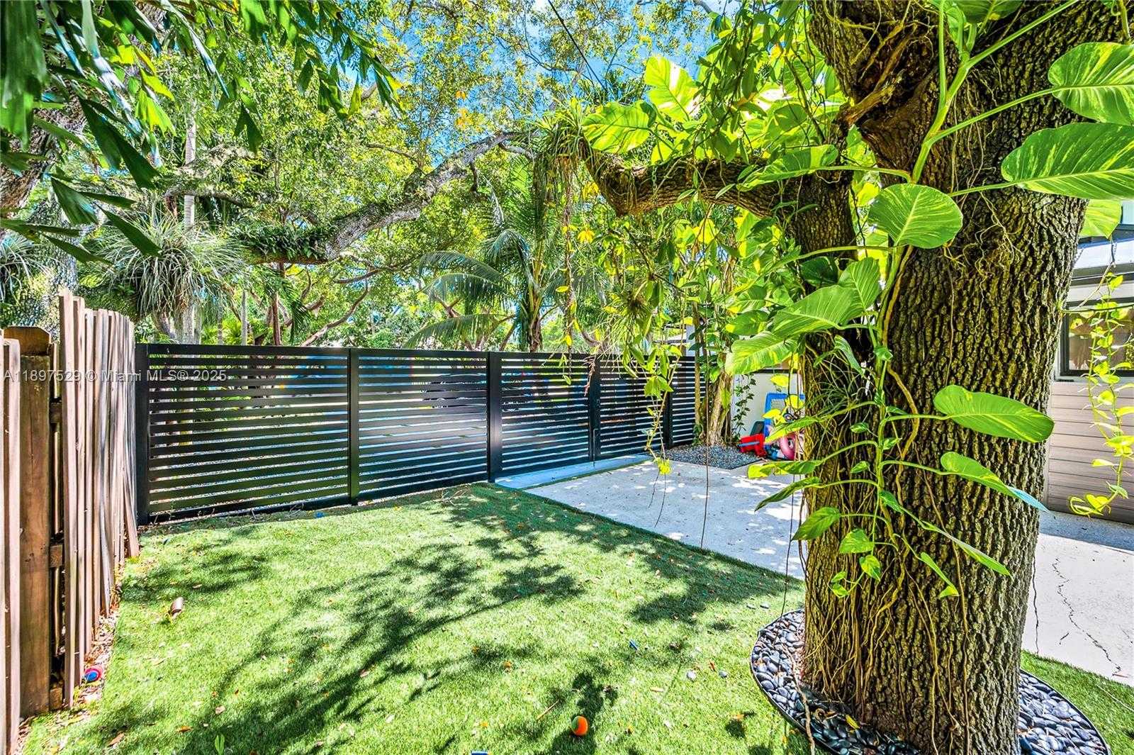 Small Image of 11340 SOUTH WEST 74TH CT, Pinecrest Number 23