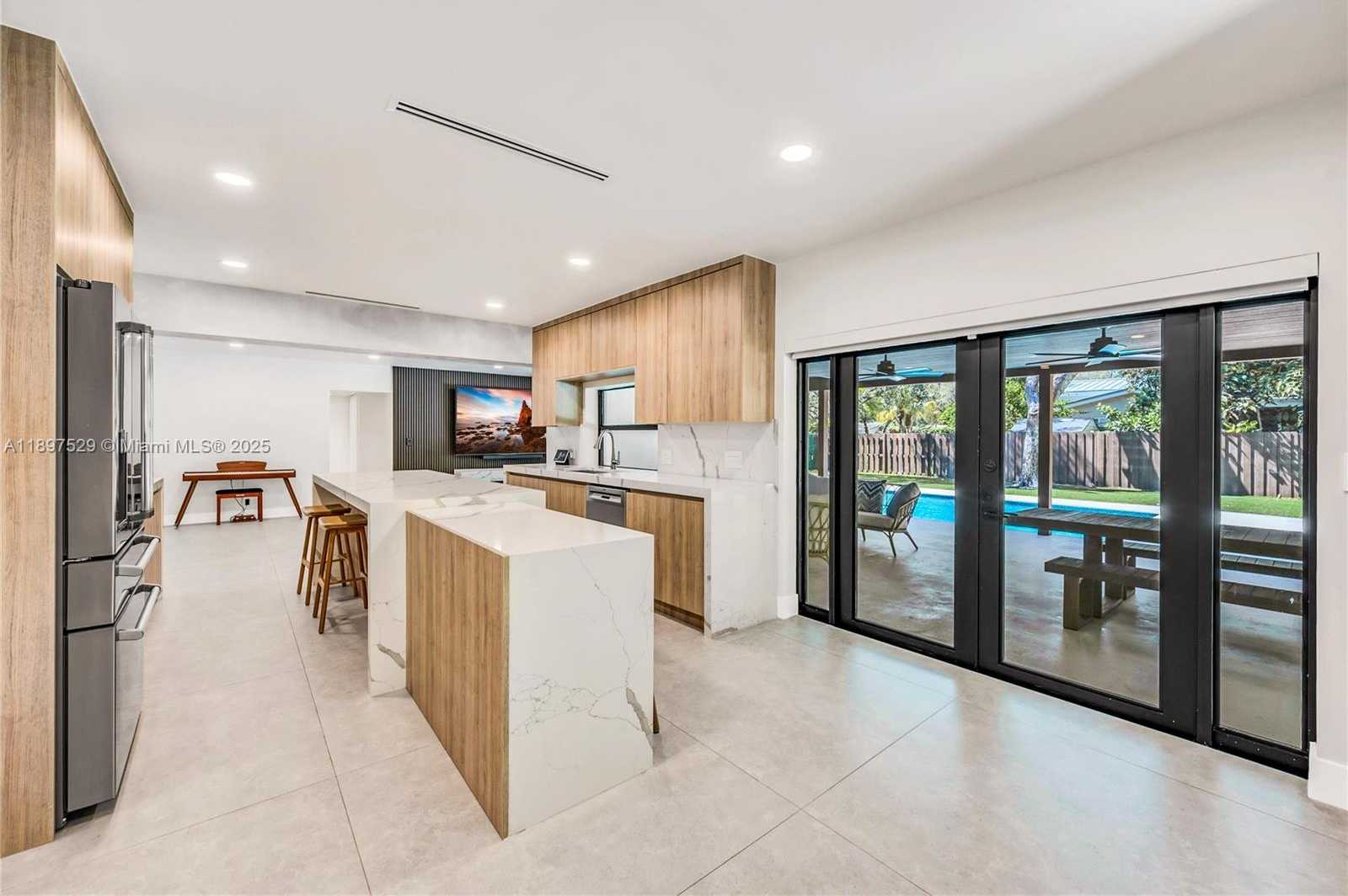 Small Image of 11340 SOUTH WEST 74TH CT, Pinecrest Number 26
