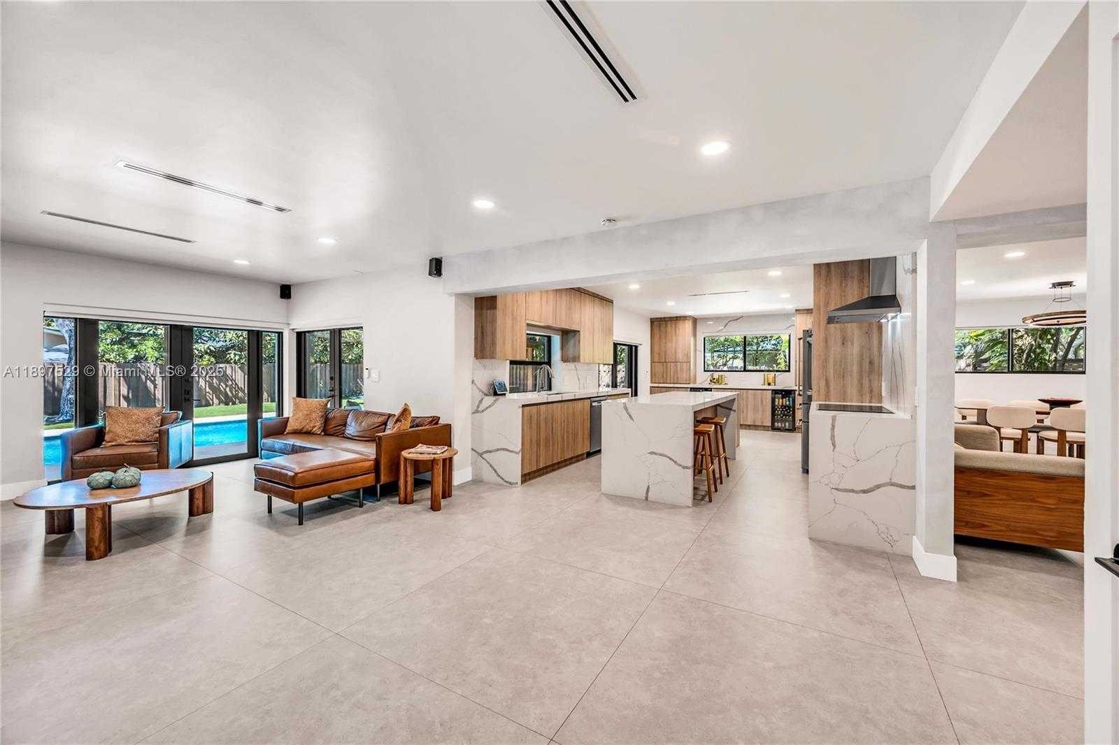 Small Image of 11340 SOUTH WEST 74TH CT, Pinecrest Number 27