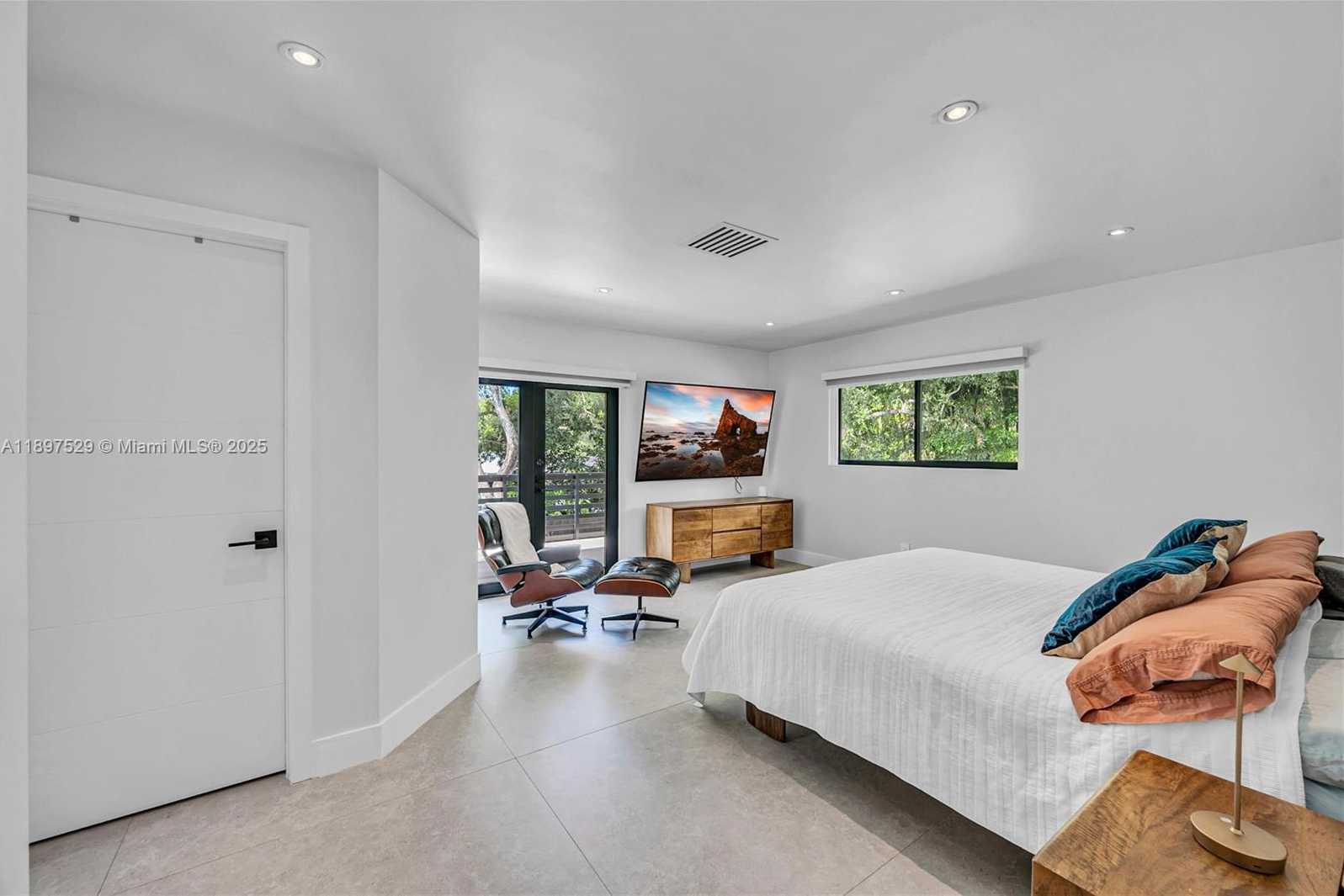 Small Image of 11340 SOUTH WEST 74TH CT, Pinecrest Number 57