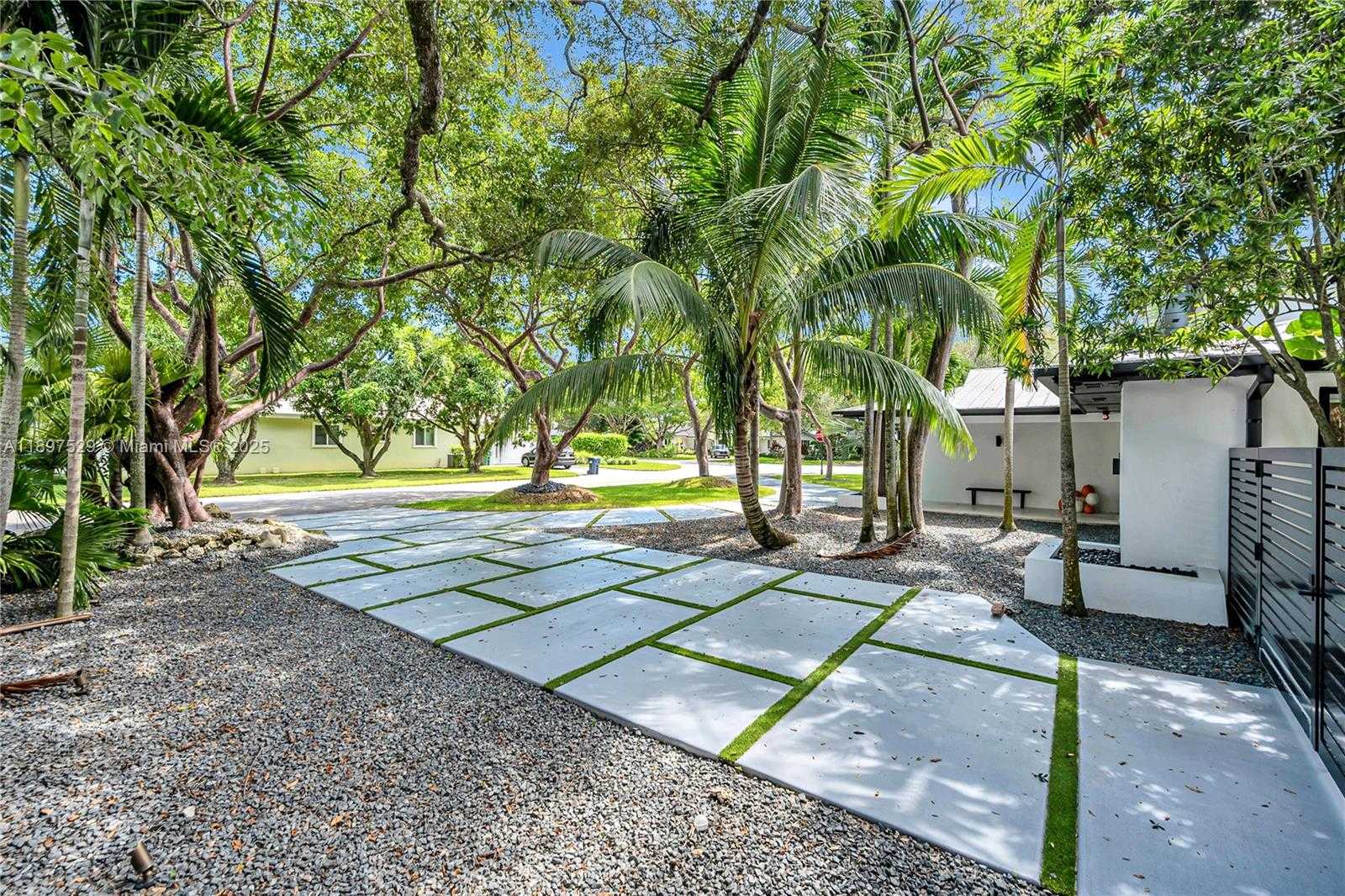 Small Image of 11340 SOUTH WEST 74TH CT, Pinecrest Number 69