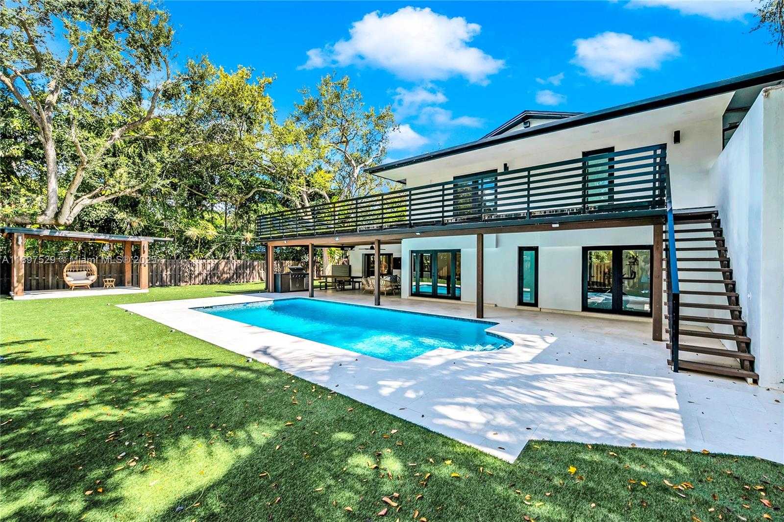 Small Image of 11340 SOUTH WEST 74TH CT, Pinecrest Number 7