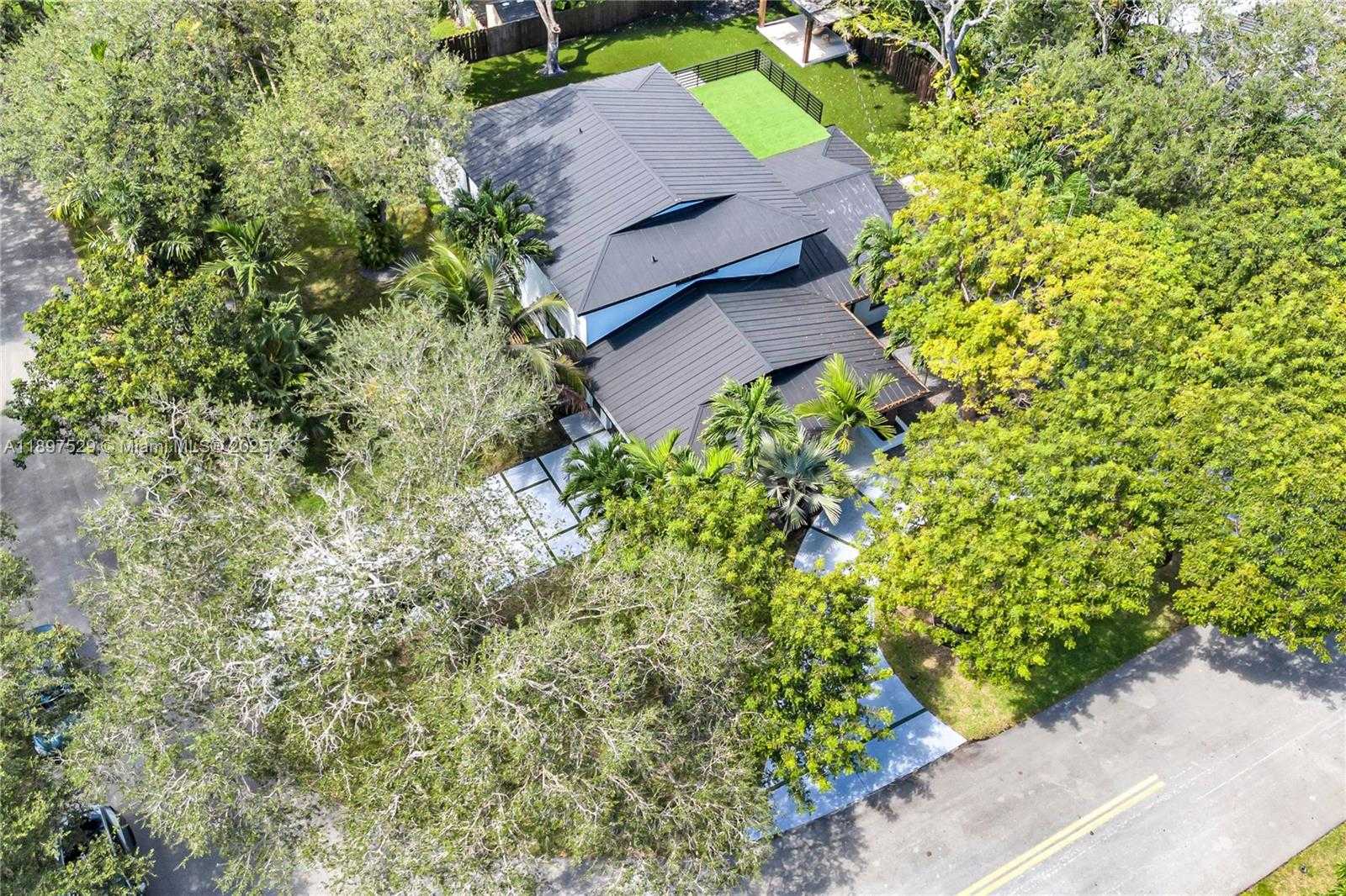 Small Image of 11340 SOUTH WEST 74TH CT, Pinecrest Number 71
