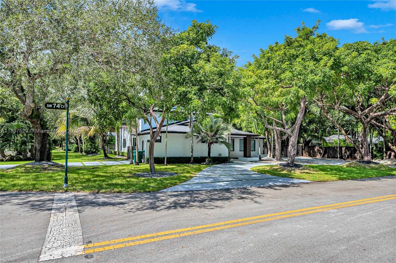 Small Image of 11340 SOUTH WEST 74TH CT, Pinecrest Number 72