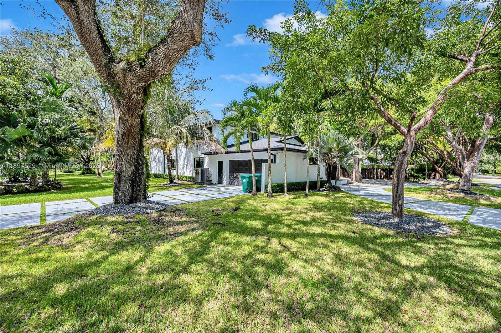Small Image of 11340 SOUTH WEST 74TH CT, Pinecrest Number 73