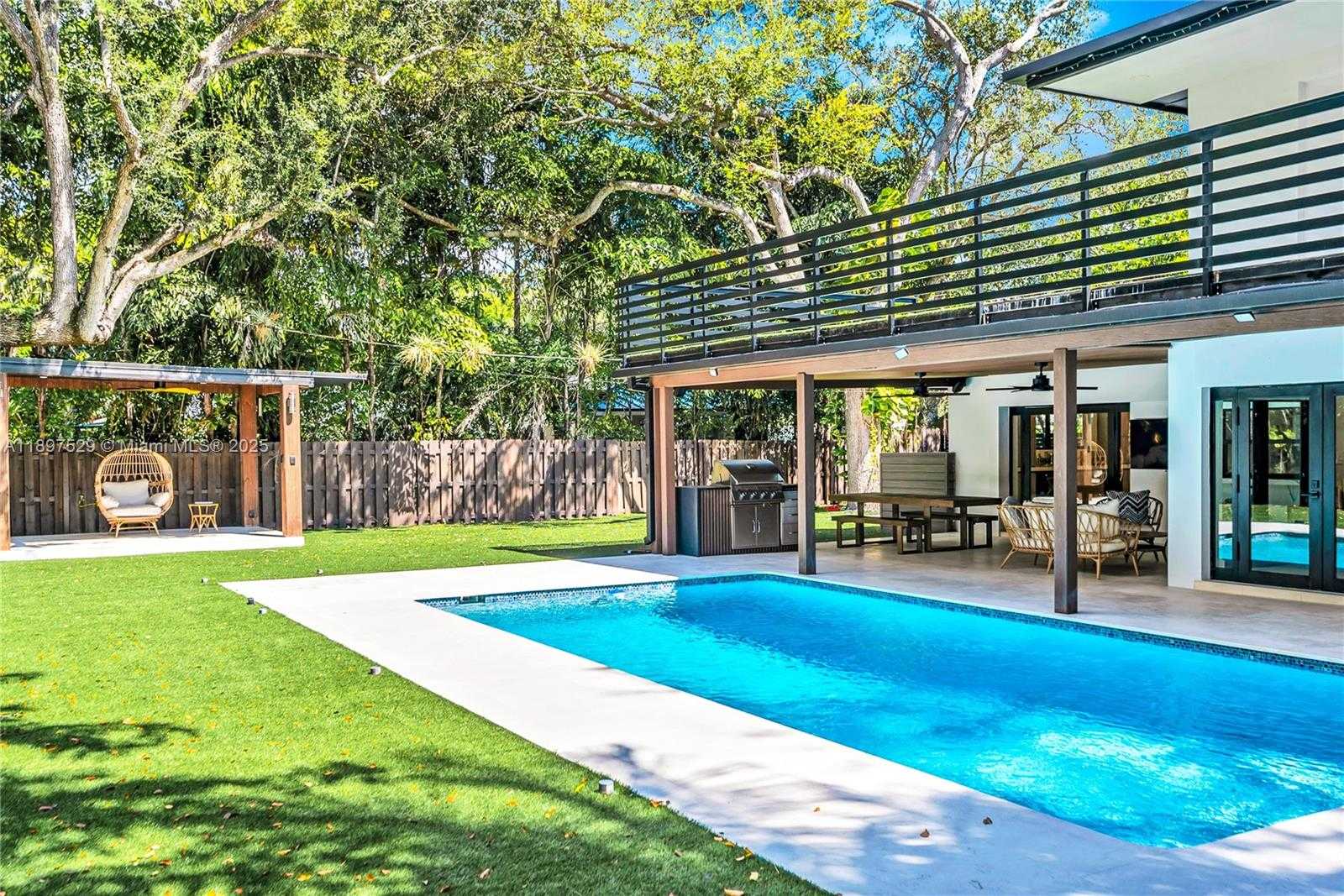Small Image of 11340 SOUTH WEST 74TH CT, Pinecrest Number 8