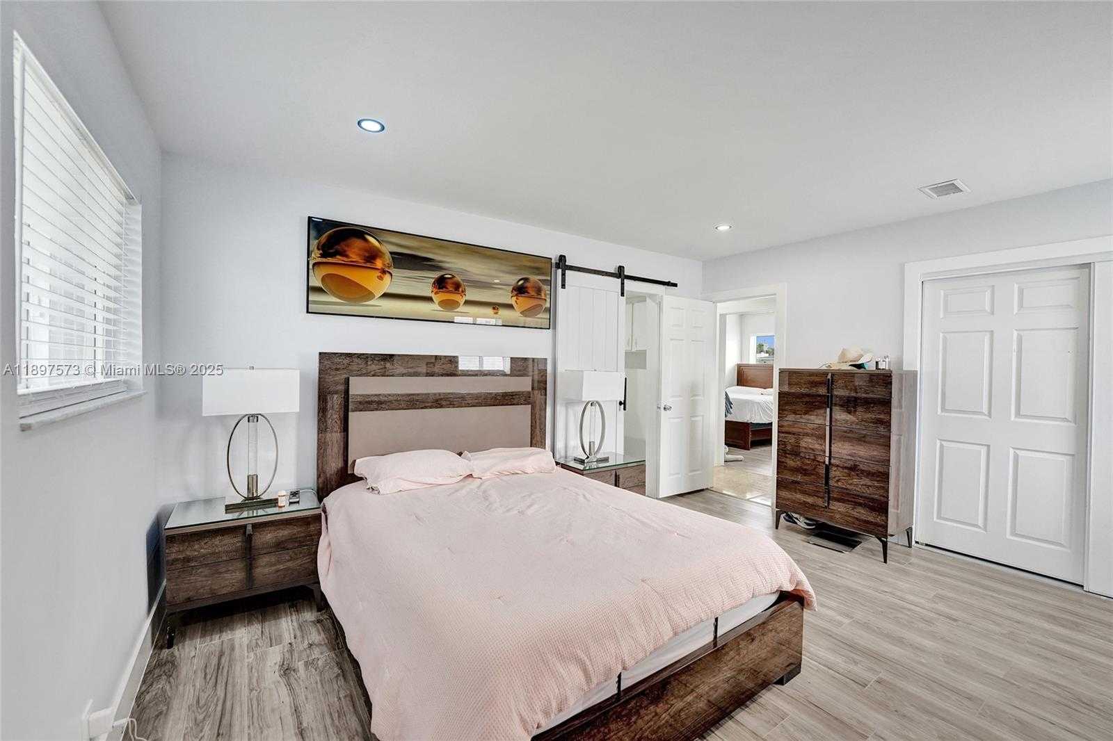 Small Image of 631 ARIZONA AVE, Fort Lauderdale Number 18